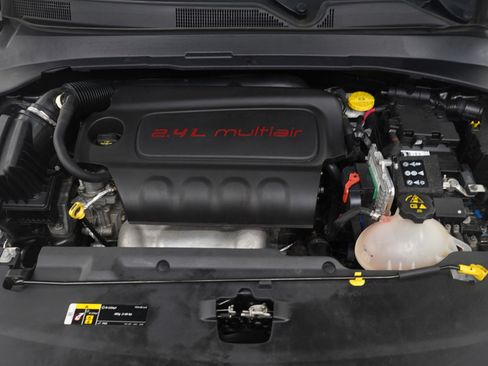 Used 2018 Jeep Compass Latitude w/ Popular Equipment Group AWD/4WD image 31