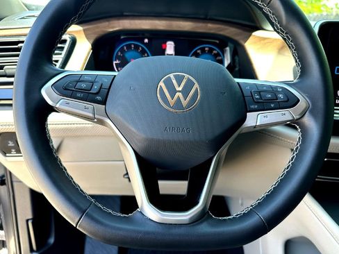 Certified 2024 Volkswagen Atlas SE FWD image 12