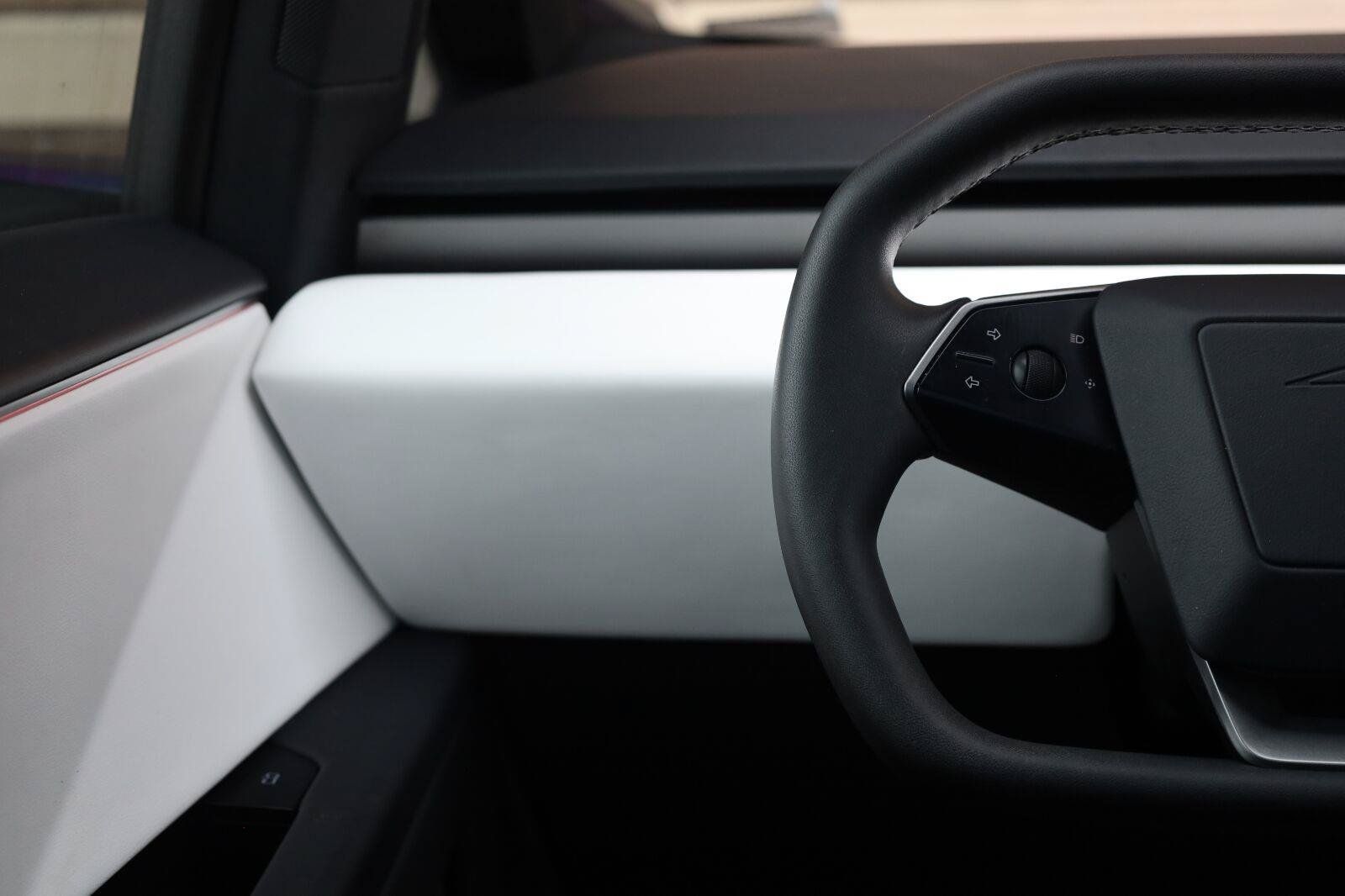 Used 2024 Tesla Cybertruck AWD Crew Cab image 29