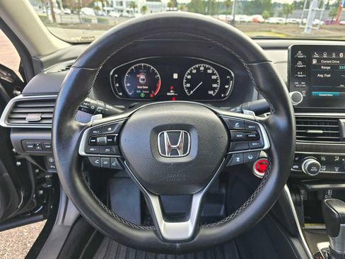 Used 2018 Honda Accord Touring image 24