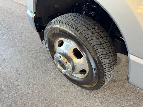 Used 2024 Ford F350 XLT w/ FX4 Off-Road Package image 32