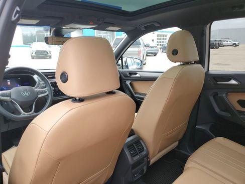 Used 2022 Volkswagen Tiguan SE FWD image 31
