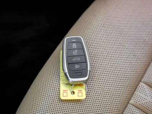 Used 2021 Hyundai Sonata Limited image 65