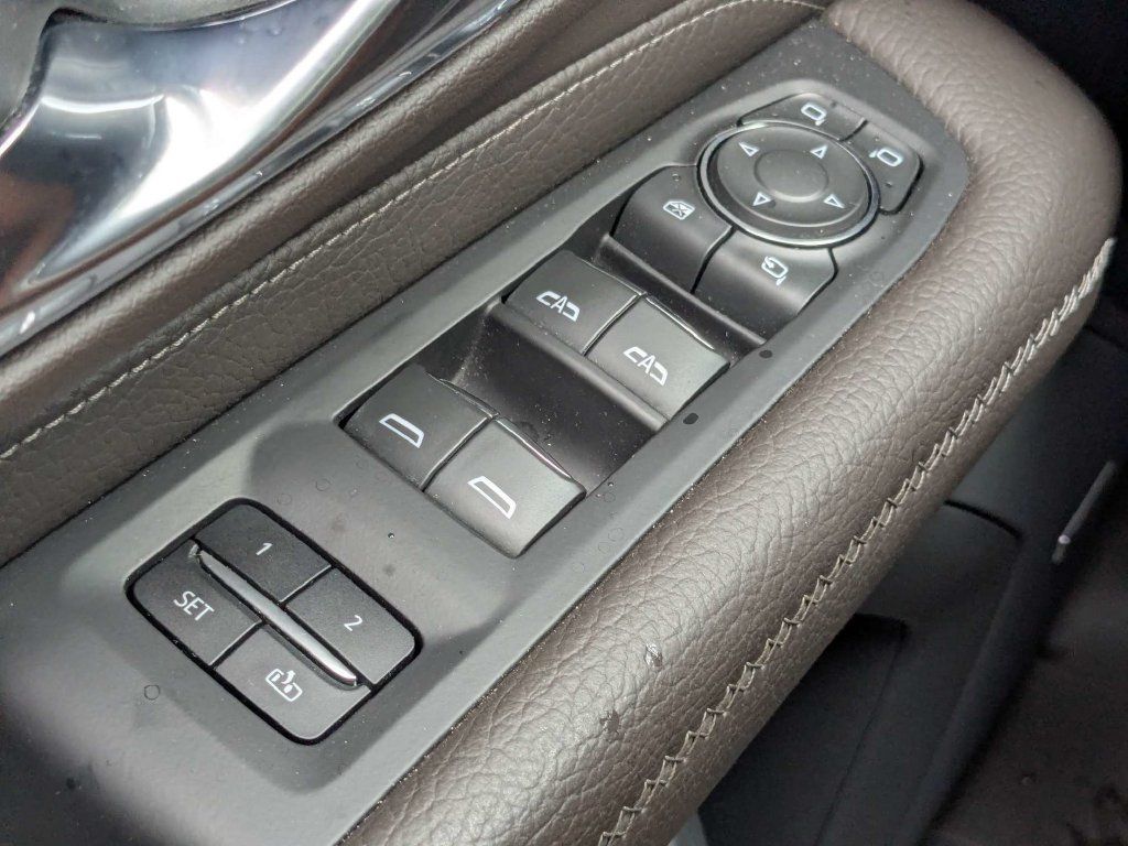 Used 2021 GMC Yukon Denali w/ Denali Premium Package RWD image 29