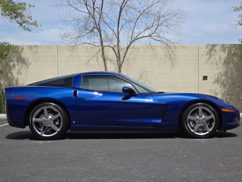 Used 2007 Chevrolet Corvette Coupe w/ Preferred Equipment Group RWD image 11