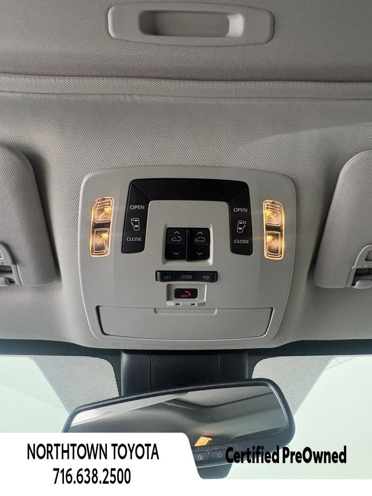 Used 2025 Toyota Sienna LE w/ LE Plus Package AWD/4WD image 25