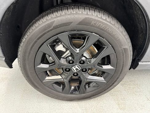 Used 2025 Honda HR-V Sport image 11