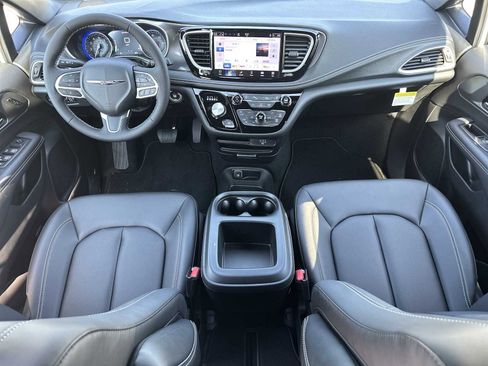 New 2026 Chrysler Pacifica Select image 22