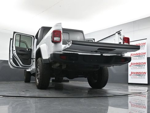Used 2023 Jeep Gladiator Overland AWD/4WD image 42