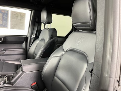 Used 2025 Ford Bronco Outer Banks image 16