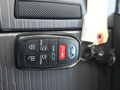 Used 2025 Toyota Sienna XLE w/ XLE Plus Package AWD/4WD image 24