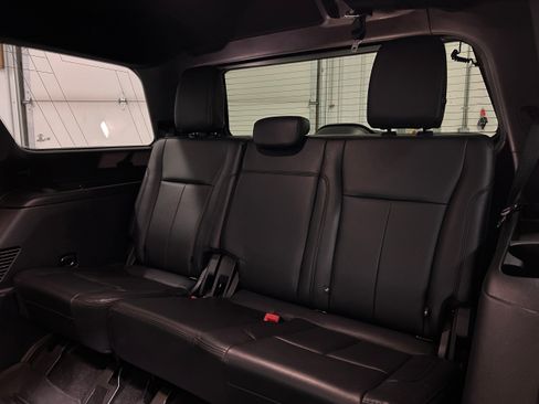 Used 2021 Ford Expedition XLT AWD/4WD image 30