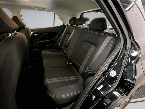 Used 2023 Hyundai Venue SEL FWD image 22