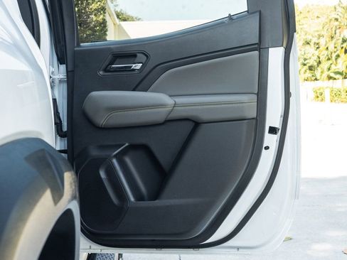 Used 2024 Chevrolet Colorado ZR2 w/ ZR2 Convenience Package III image 34