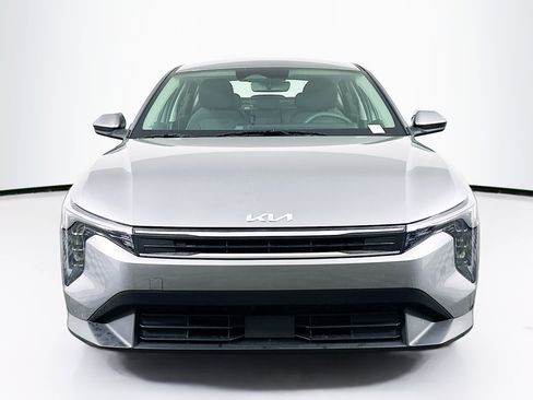 Used 2025 Kia K4 LXS image 2