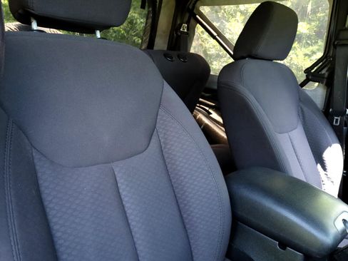 Used 2013 Jeep Wrangler Sport image 10
