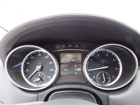 Used 2012 Mercedes-Benz GL 550 4MATIC image 12