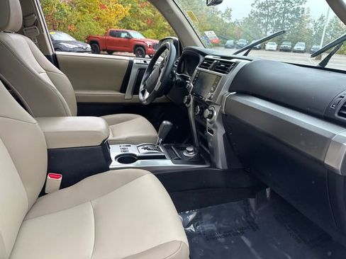Used 2022 Toyota 4Runner SR5 Premium image 16