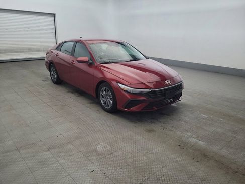 Used 2024 Hyundai Elantra SEL FWD image 13