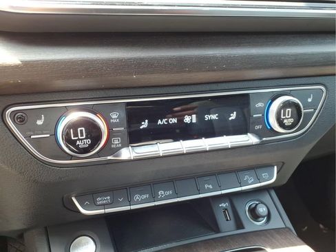 Used 2023 Audi Q5 2.0T Premium w/ Convenience Package AWD/4WD image 13