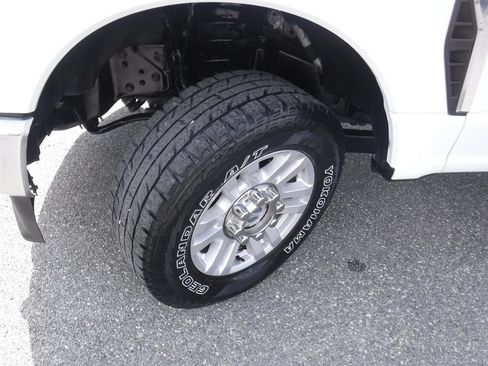 Used 2023 Ford F250 XL w/ XL Chrome Package AWD/4WD image 24