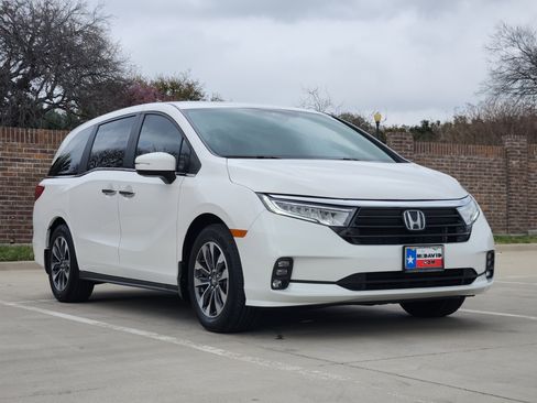 Certified 2024 Honda Odyssey EX-L image 4