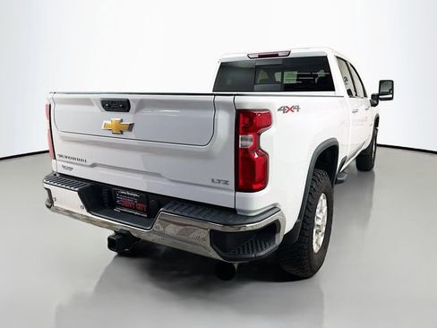Used 2022 Chevrolet Silverado 2500 LTZ w/ LTZ Plus Package image 10