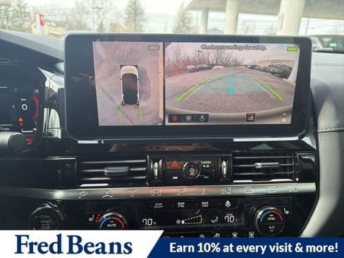 New 2026 Nissan Pathfinder SL image 18