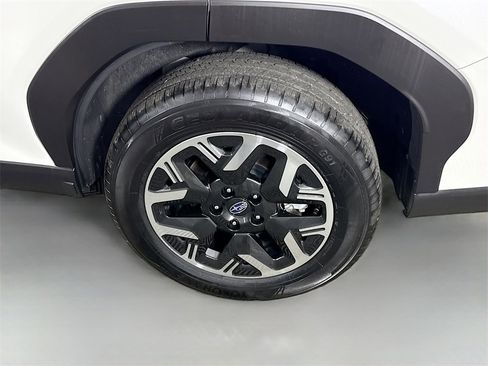 Certified 2025 Subaru Forester Base image 33