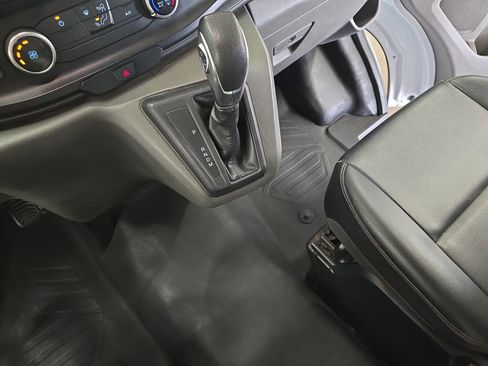 Used 2022 Ford Transit 350 DRW RWD image 22