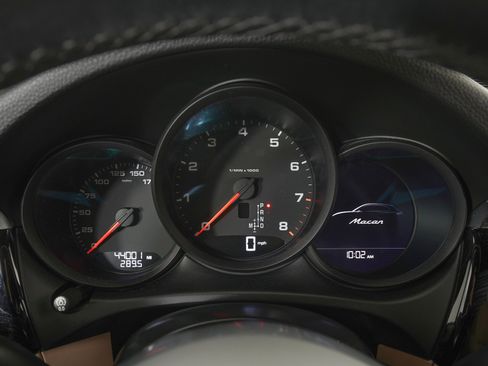 Used 2021 Porsche Macan image 18