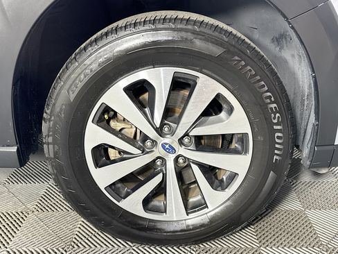Used 2024 Subaru Outback Premium AWD/4WD image 30