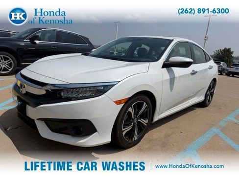 Used 2018 Honda Civic Touring image 1