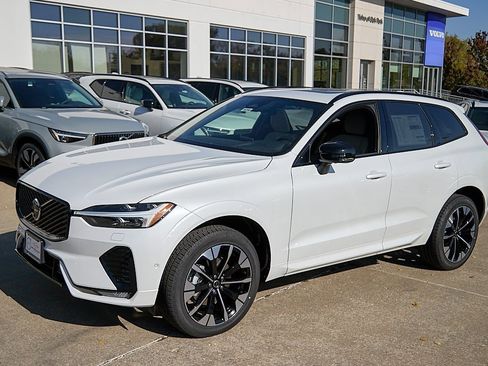 New 2026 Volvo XC60 B5 Plus w/ Protection Package Premier image 6