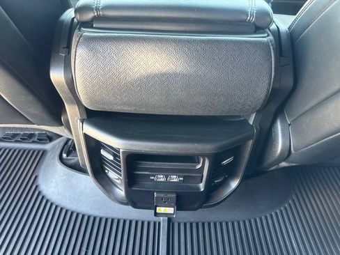 Used 2023 RAM 1500 Laramie AWD/4WD image 11