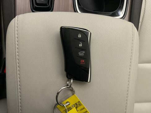 Used 2024 Lexus RX 350 Premium w/ Cold Area Package AWD/4WD image 10
