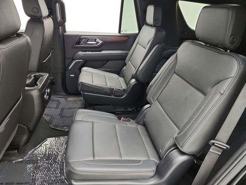 Used 2025 GMC Yukon Denali AWD/4WD image 13