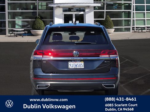Used 2024 Volkswagen Atlas SE AWD/4WD image 5
