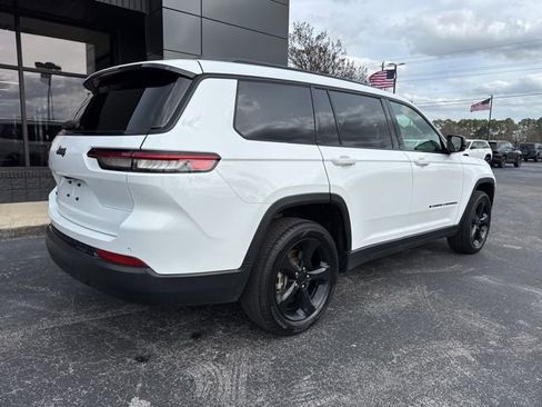 Used 2023 Jeep Grand Cherokee L Laredo image 27