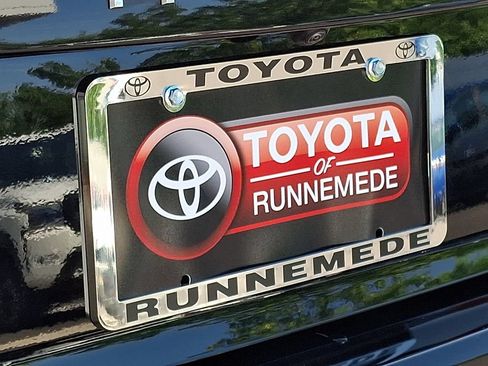 Used 2025 Toyota Camry LE FWD image 30