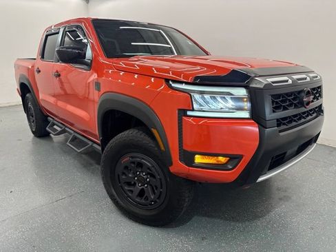 Used 2025 Nissan Frontier PRO-4X AWD/4WD image 3