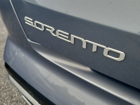 Used 2023 Kia Sorento S w/ Panoramic Sunroof Package FWD image 8