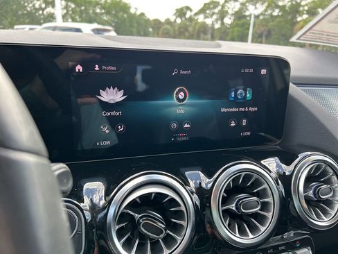 Used 2022 Mercedes-Benz GLA 250 image 32