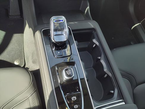 Used 2025 Volvo XC90 T8 Plus w/ Protection Package Premier image 17