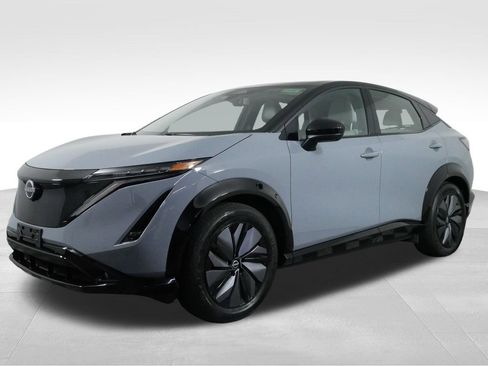 Used 2023 Nissan Ariya AWD image 5