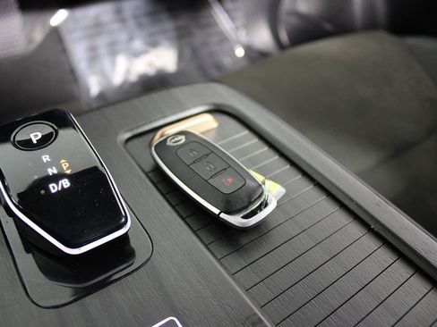 Used 2024 Nissan Ariya FWD image 13