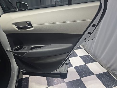 Used 2022 Toyota Corolla Cross LE image 8