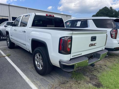 Used 2018 GMC Sierra 1500 SLT w/ SLT Preferred Package AWD/4WD image 3