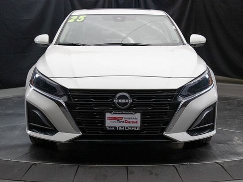 Used 2025 Nissan Altima 2.5 SV w/ SV Special Edition Package image 4