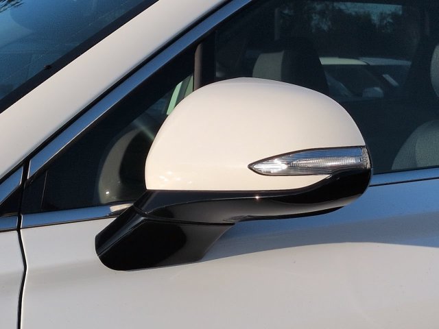 Used 2023 Hyundai Santa Fe SEL FWD image 12